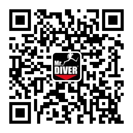 使用微信安装并打开二维码扫描工具,将手机摄像头对准网页上的二维码图片扫描即可。